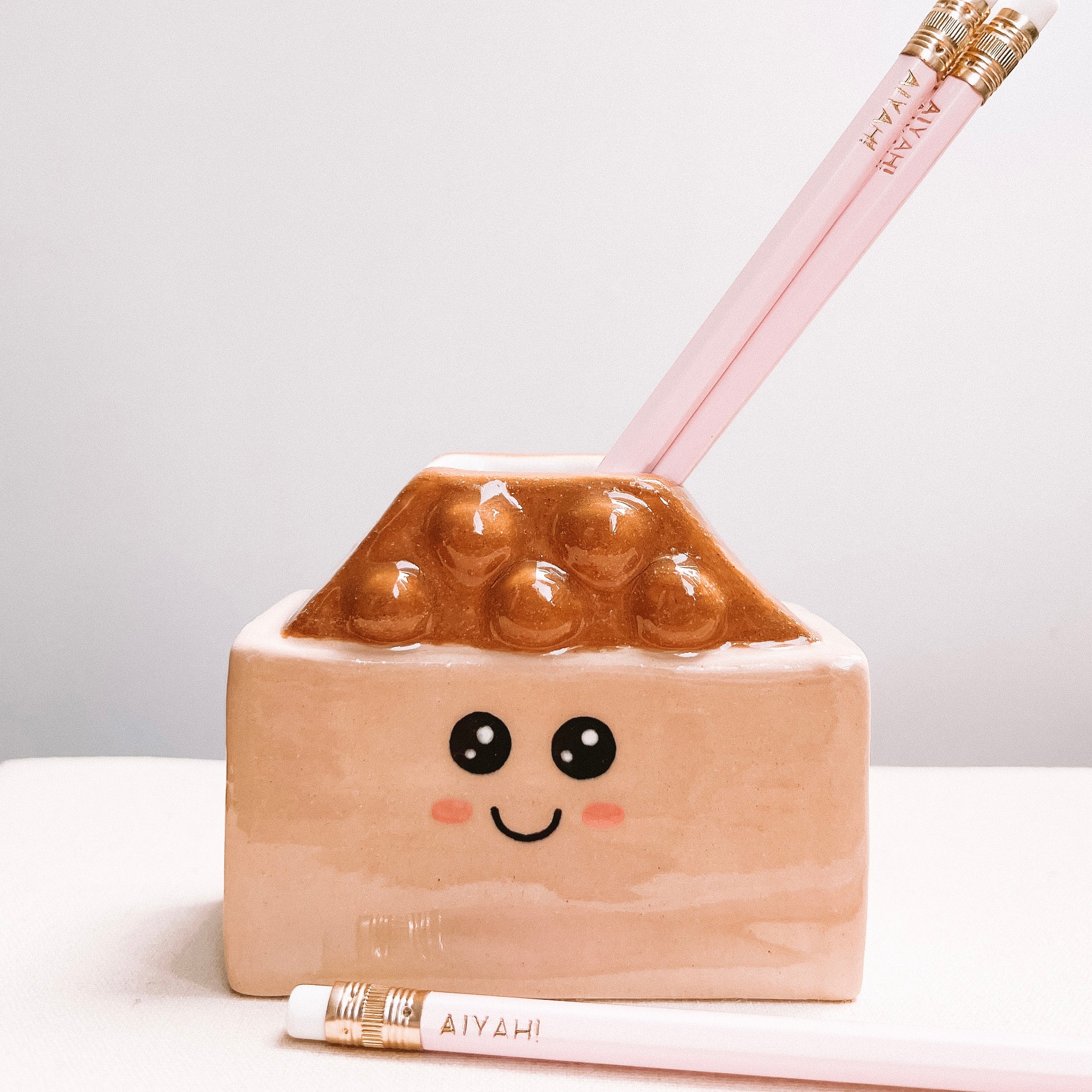 Egg Puff - Pen Holder